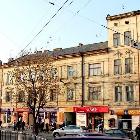Apartment On The Center Of Lviv Exterior photo
